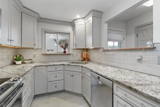 $379,000 | 224 Locust Hill Road, Shelburne, VT 05482