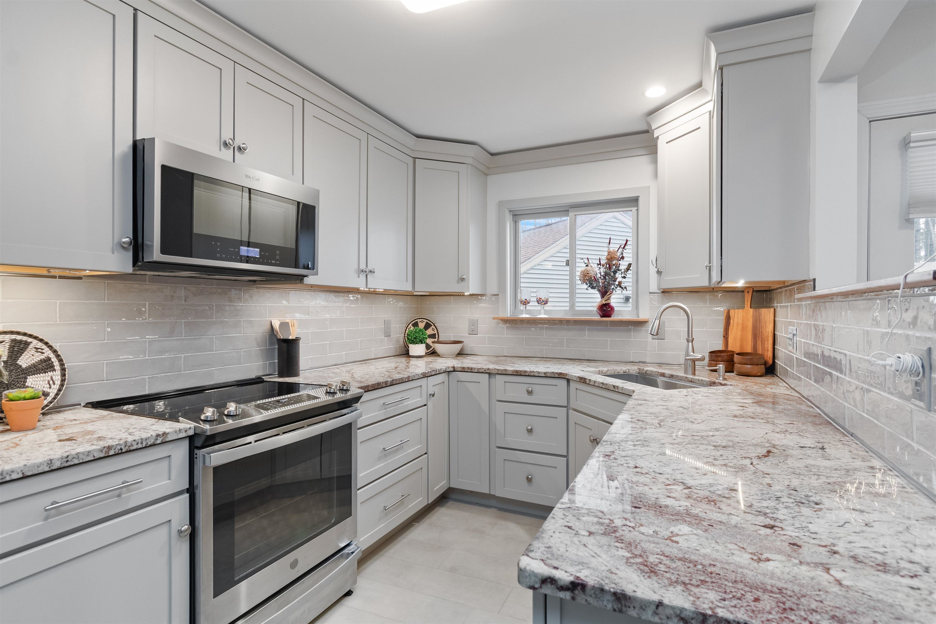 224 Locust Hill Road Shelburne, VT 05482 - Photo 5 of 45