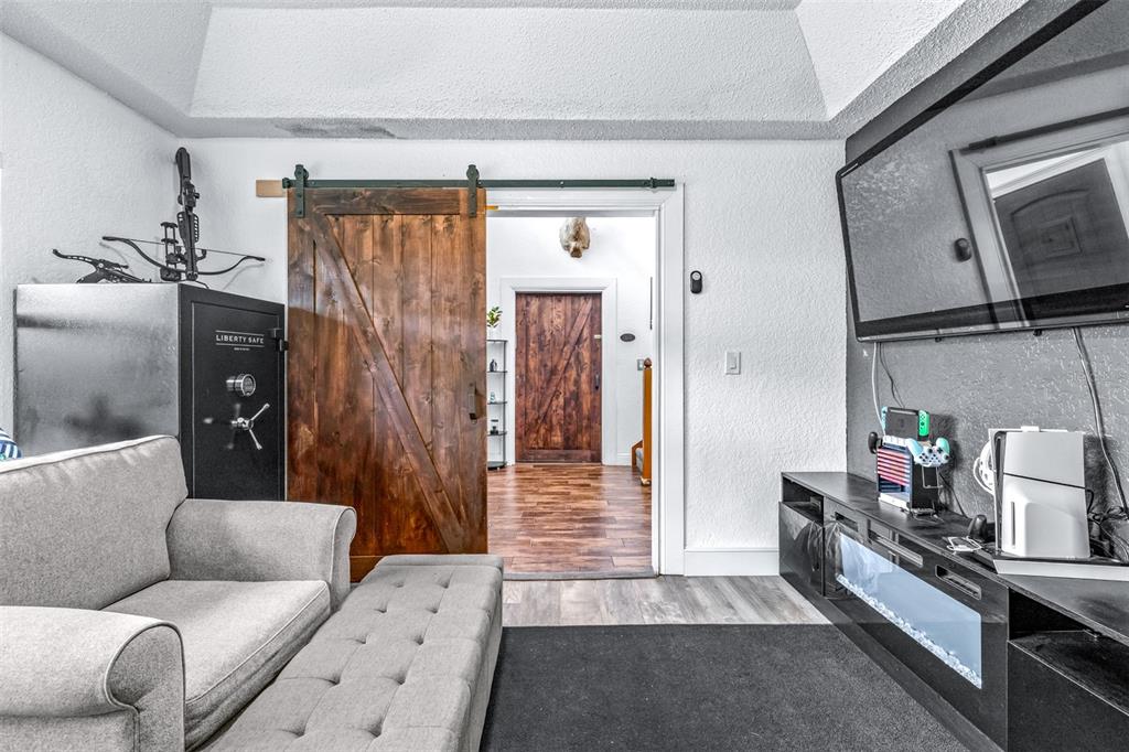 1165 Port Court Spring Hill, FL 34606 - Photo 8 of 48