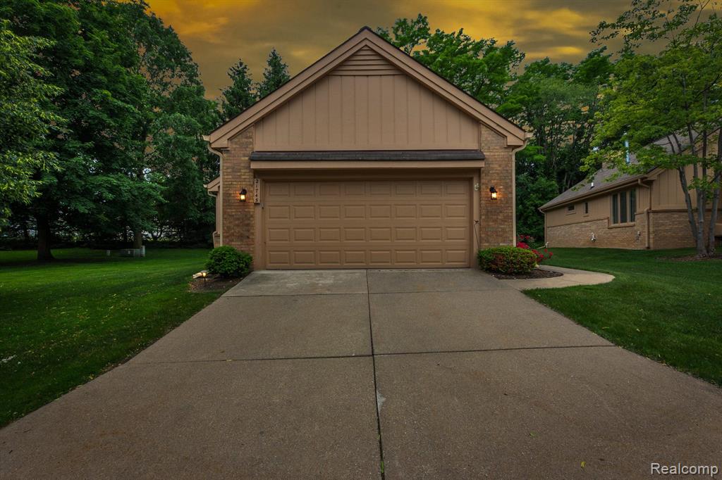 21745 River Ridge Trail, Unit 129 Farmington Hills, MI 48335 - Photo 2 of 34