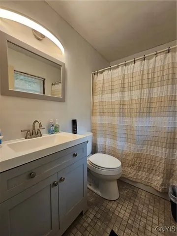 $300,000 | 516 Woodburne Drive, Utica, NY 13502