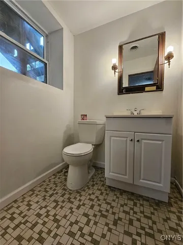 $300,000 | 516 Woodburne Drive, Utica, NY 13502