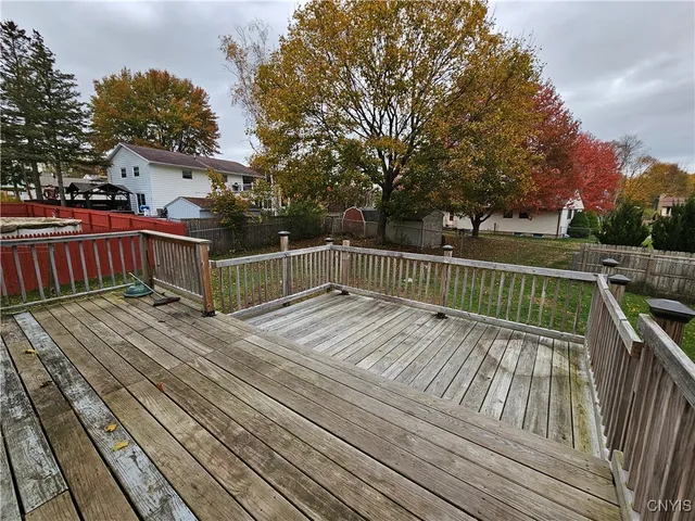 $300,000 | 516 Woodburne Drive, Utica, NY 13502