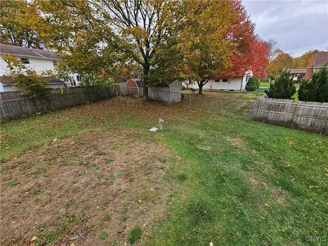 $300,000 | 516 Woodburne Drive, Utica, NY 13502