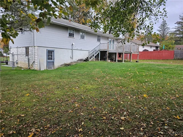 $300,000 | 516 Woodburne Drive, Utica, NY 13502