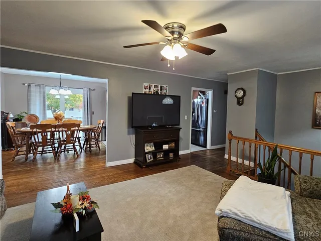 $300,000 | 516 Woodburne Drive, Utica, NY 13502