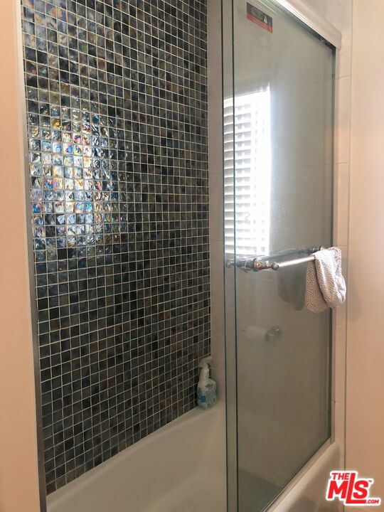 4114 Warner Boulevard Burbank, CA 91505 - Photo 13 of 15 a bathroom with a shower