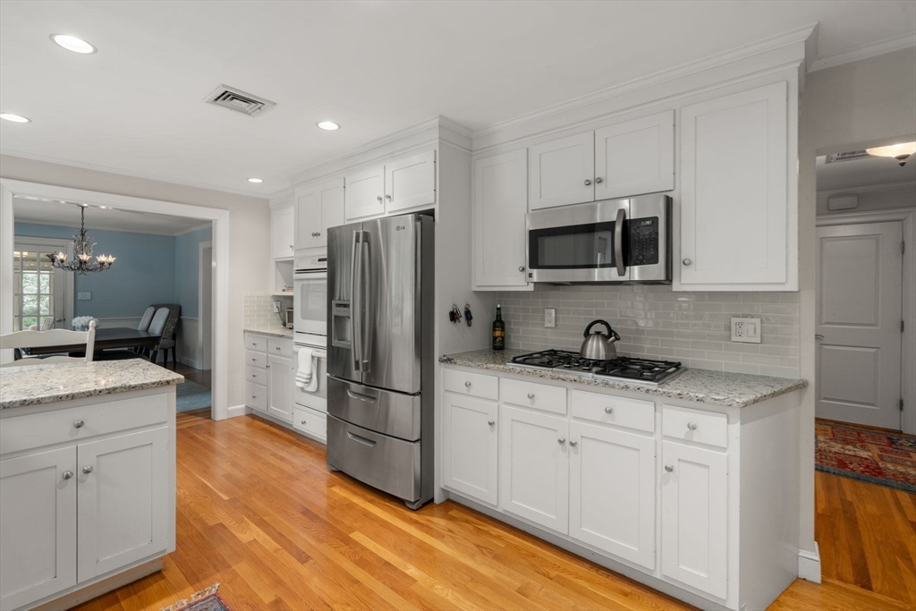 74 Spring Valley Road Belmont, MA 02478 - Photo 11 of 41
