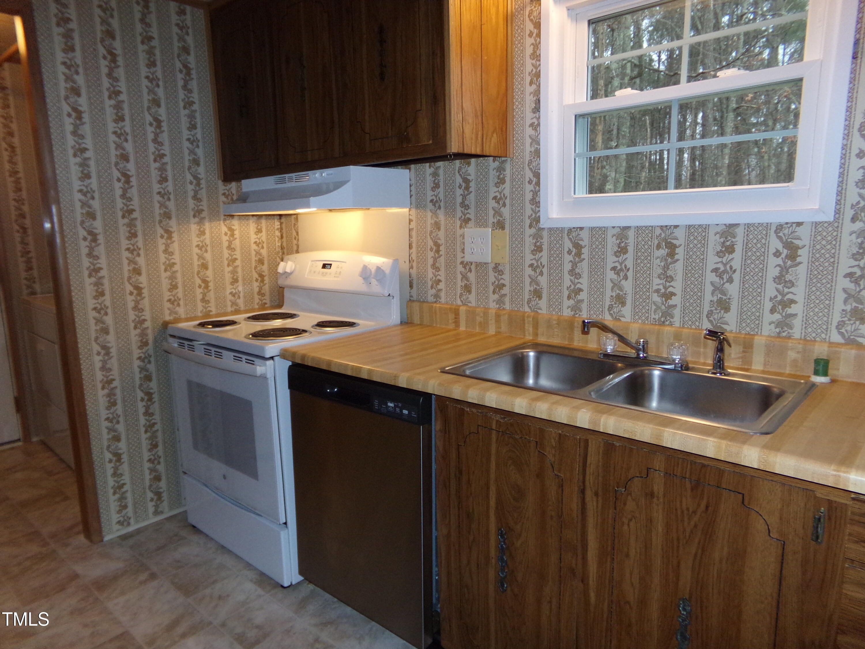 2871 Pilot-Riley Road Zebulon, NC 27597 - Photo 6 of 32 100_0520