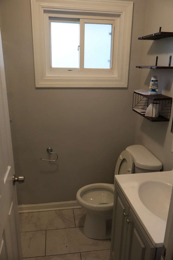 18610 Golfview Avenue Homewood, IL 60430 - Photo 9 of 20