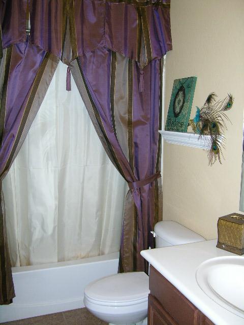 2242 East Fraktur Road Phoenix, AZ 85040 - Photo 10 of 17 Bath Room 1
