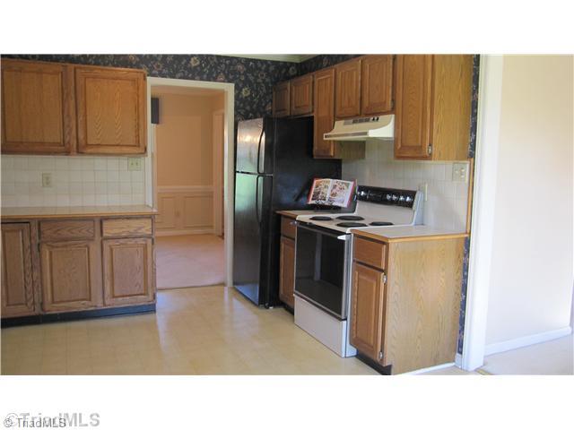 8021 Linville Road Oak Ridge, NC 27310 - Photo 8 of 16 Kitchen.
