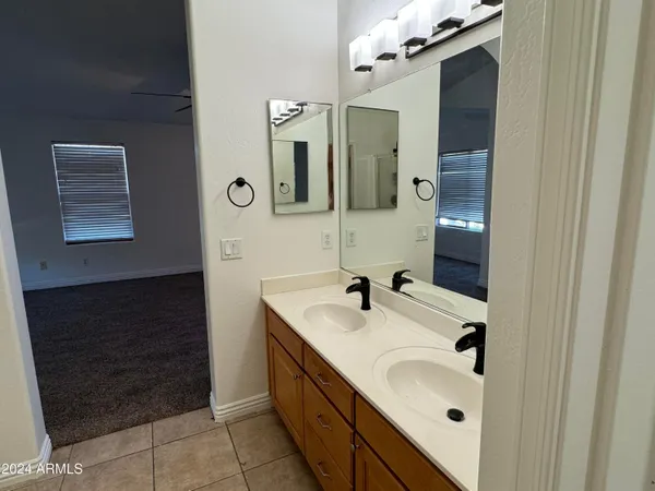 $2,800 | 4576 East Sundance Avenue, Gilbert, AZ 85297