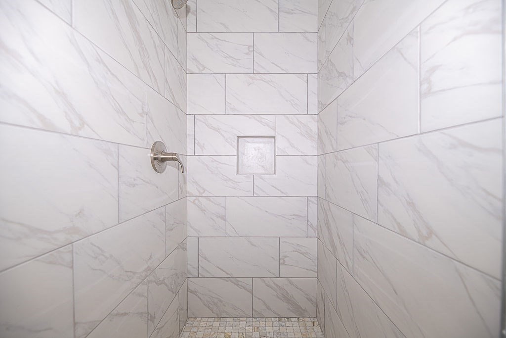 10 Meadowview Lane, Unit B Salisbury, MA 01952 - Photo 22 of 31 a bathroom with a shower