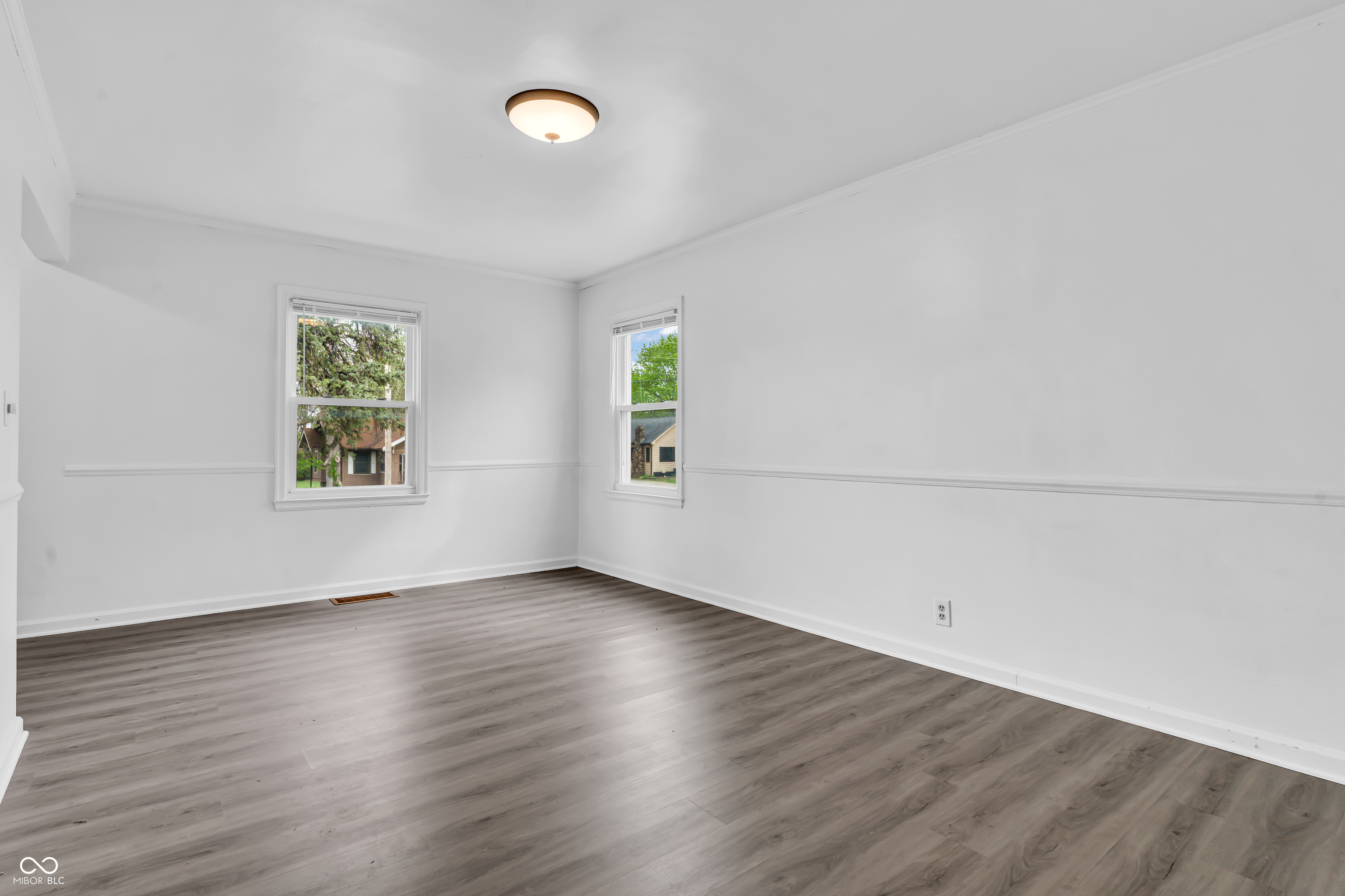 1223 East Thompson Road Indianapolis, IN 46227 - Photo 3 of 26