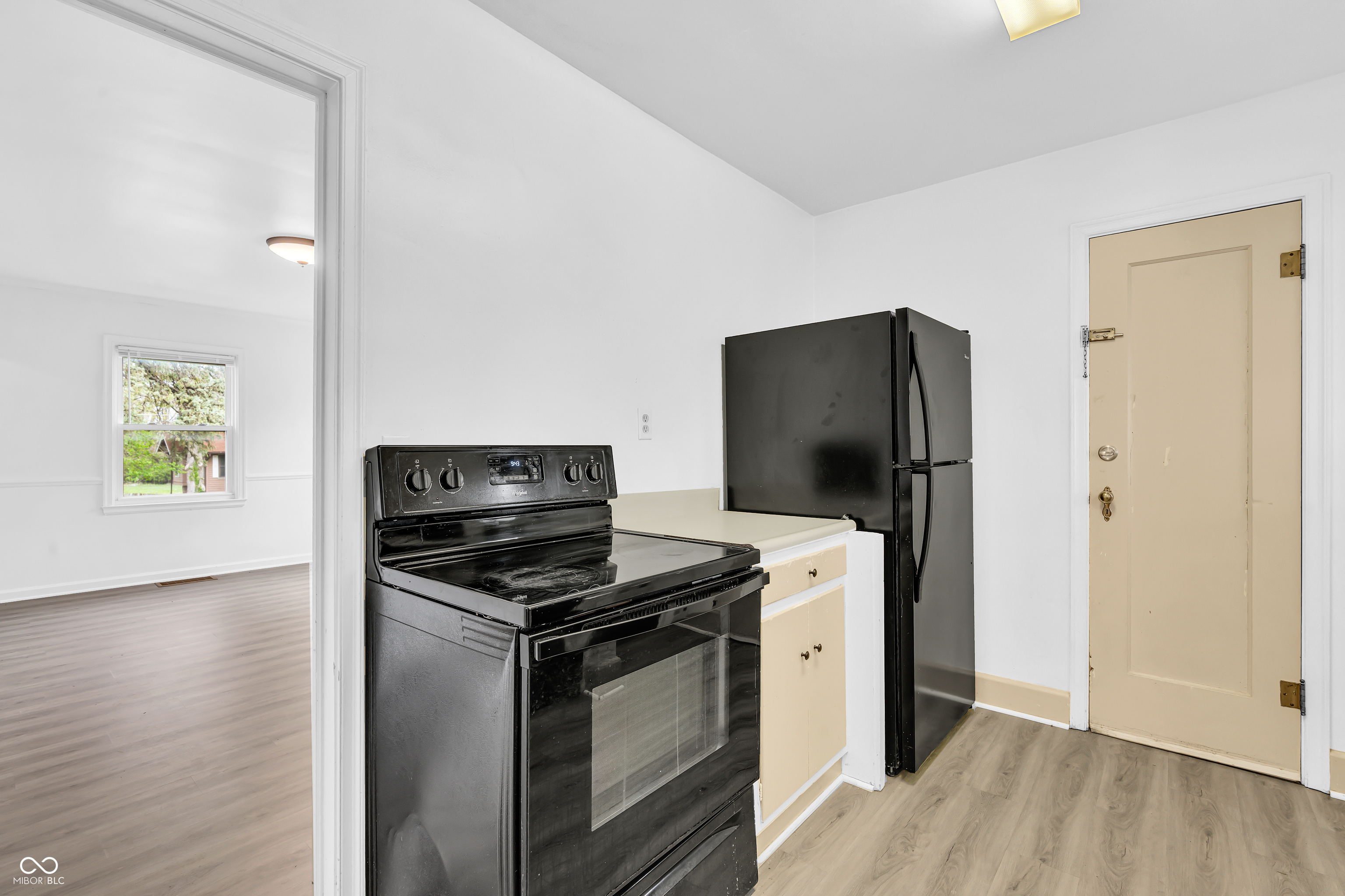 1223 East Thompson Road Indianapolis, IN 46227 - Photo 6 of 26