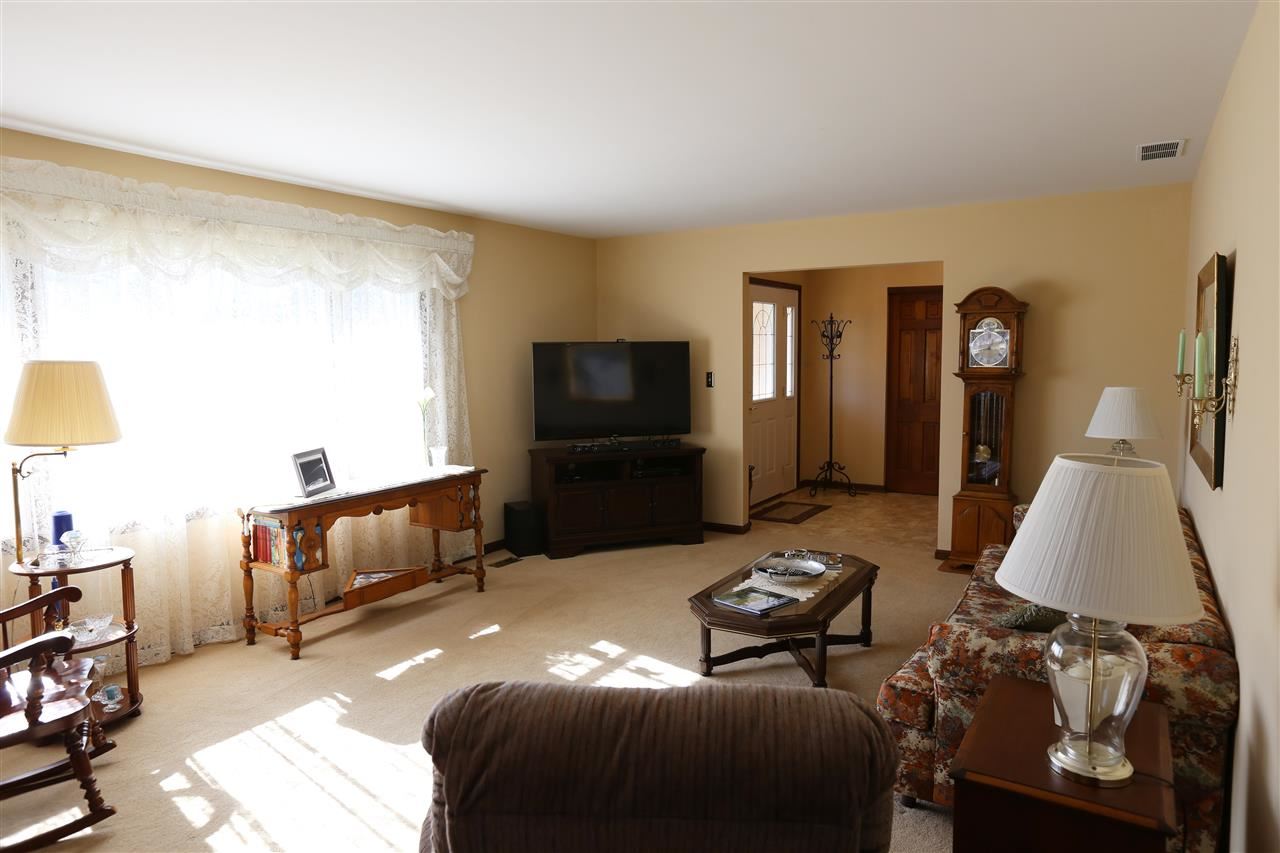 7966 Ridgemont Drive Newburgh, IN 47630 - Photo 3 of 20 Gallery Image 3