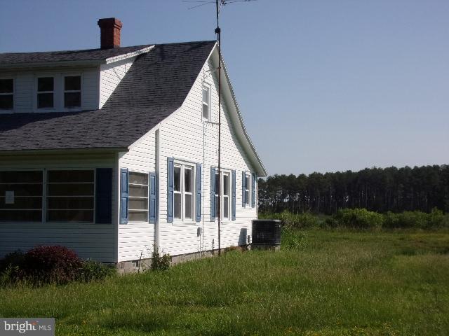 640 Hills Point Road Cambridge, MD 21613 - Photo 2 of 17 Exterior (Front)