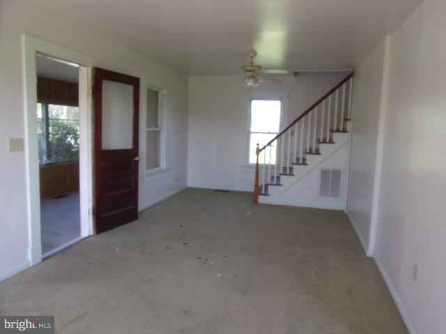 640 Hills Point Road Cambridge, MD 21613 - Photo 7 of 17 Living Room