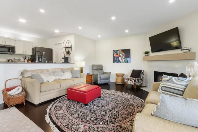 $285,000 | 658 Geneva National Avenue North, Geneva, WI 53147