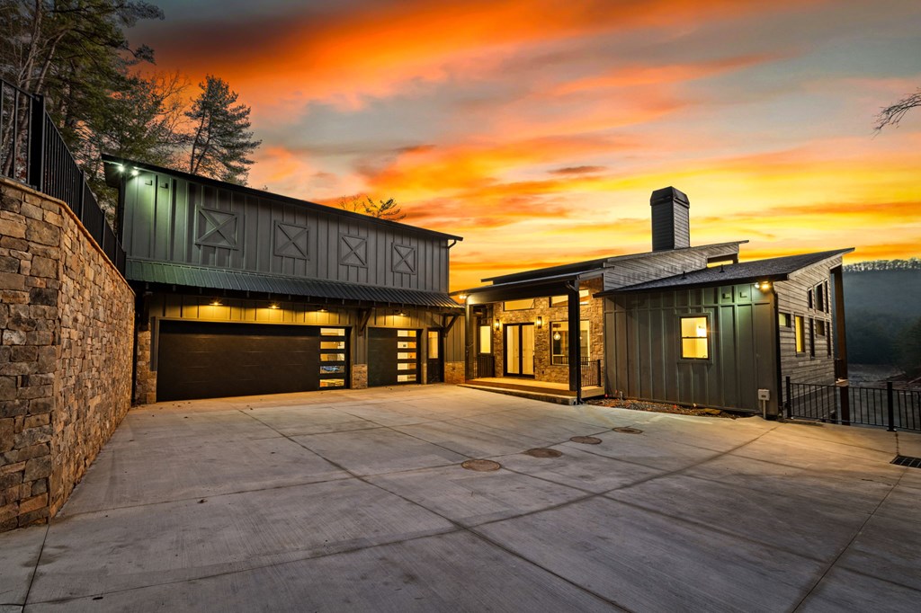 770 Fish Hook Point Blue Ridge, GA 30513 - Photo 11 of 95