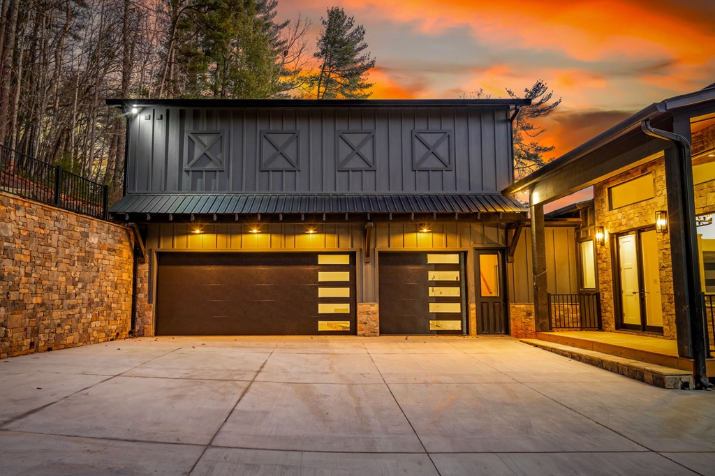 770 Fish Hook Point Blue Ridge, GA 30513 - Photo 12 of 95