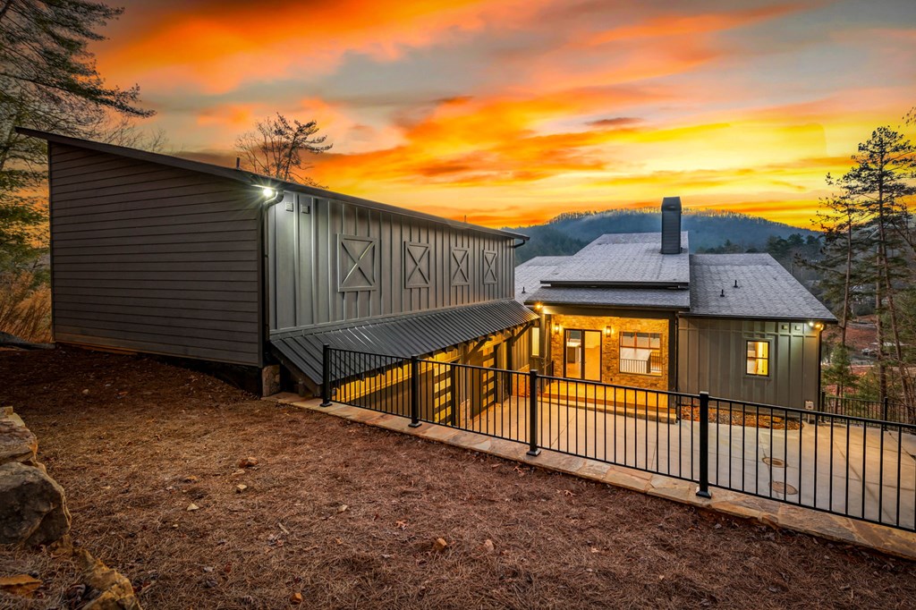 770 Fish Hook Point Blue Ridge, GA 30513 - Photo 14 of 95