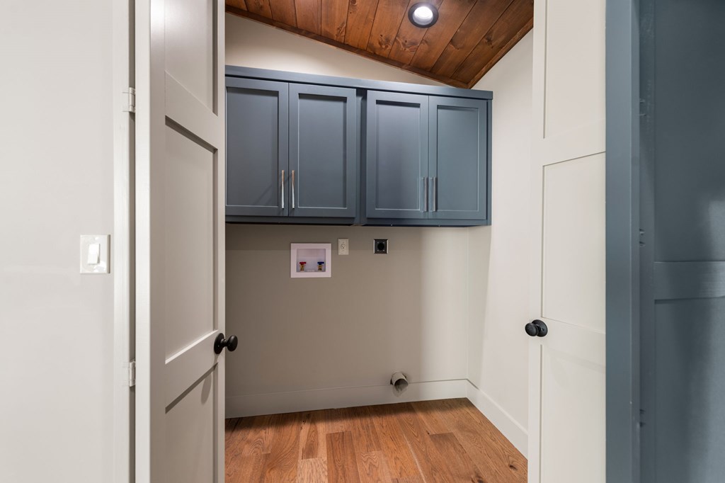 770 Fish Hook Point Blue Ridge, GA 30513 - Photo 44 of 95 Owners Suite