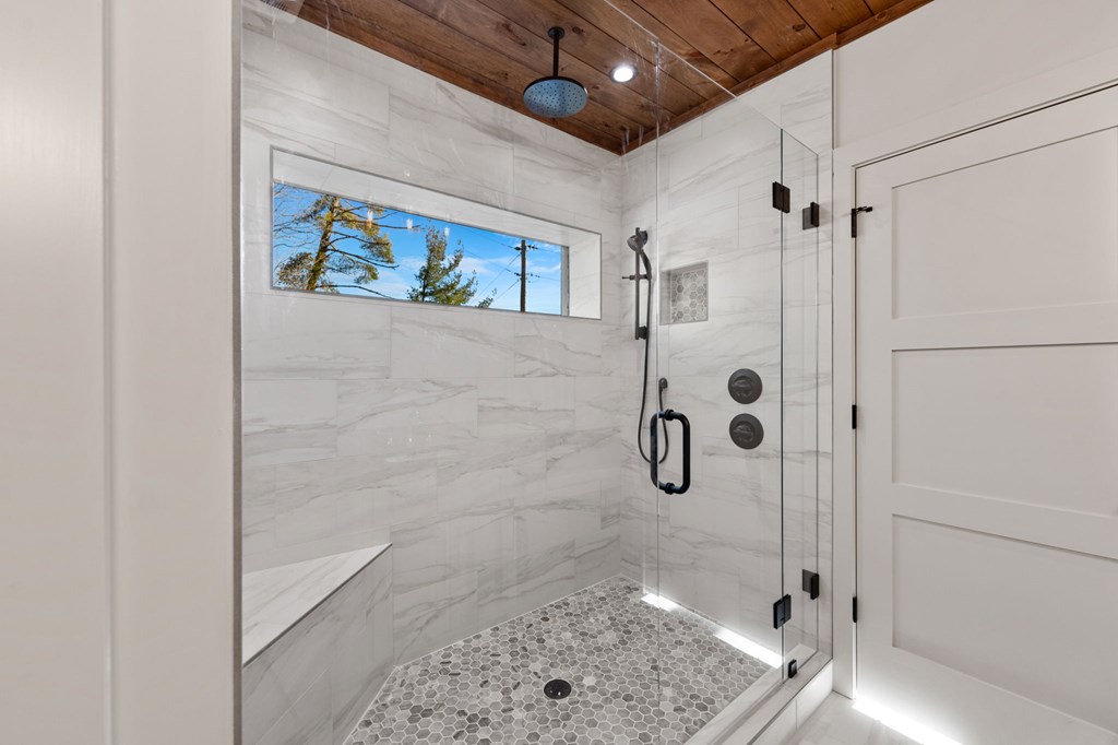 770 Fish Hook Point Blue Ridge, GA 30513 - Photo 63 of 95 2nd Lower Level Guest Bedroom 3