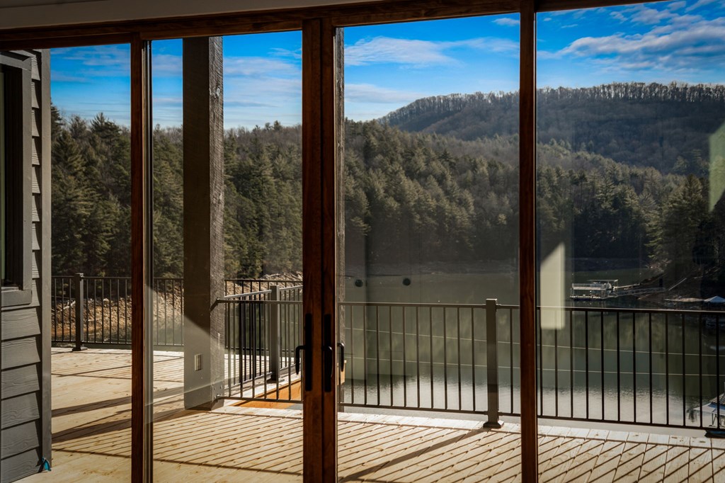 770 Fish Hook Point Blue Ridge, GA 30513 - Photo 82 of 95 3 Car Garage + Apartment