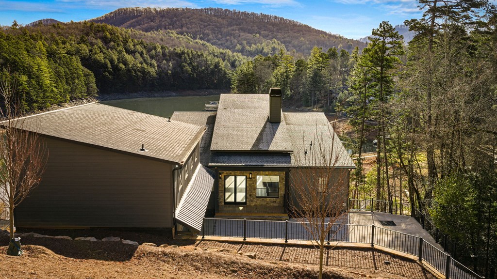 770 Fish Hook Point Blue Ridge, GA 30513 - Photo 10 of 95
