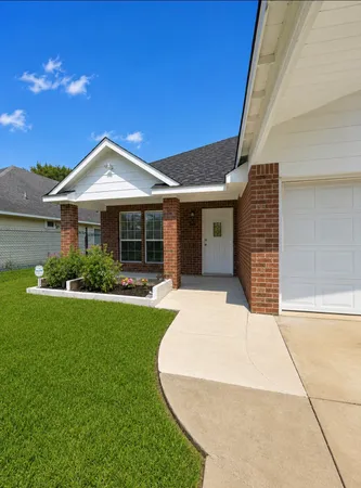 $260,000 | 9422 Ledge Street, Houston, TX 77075