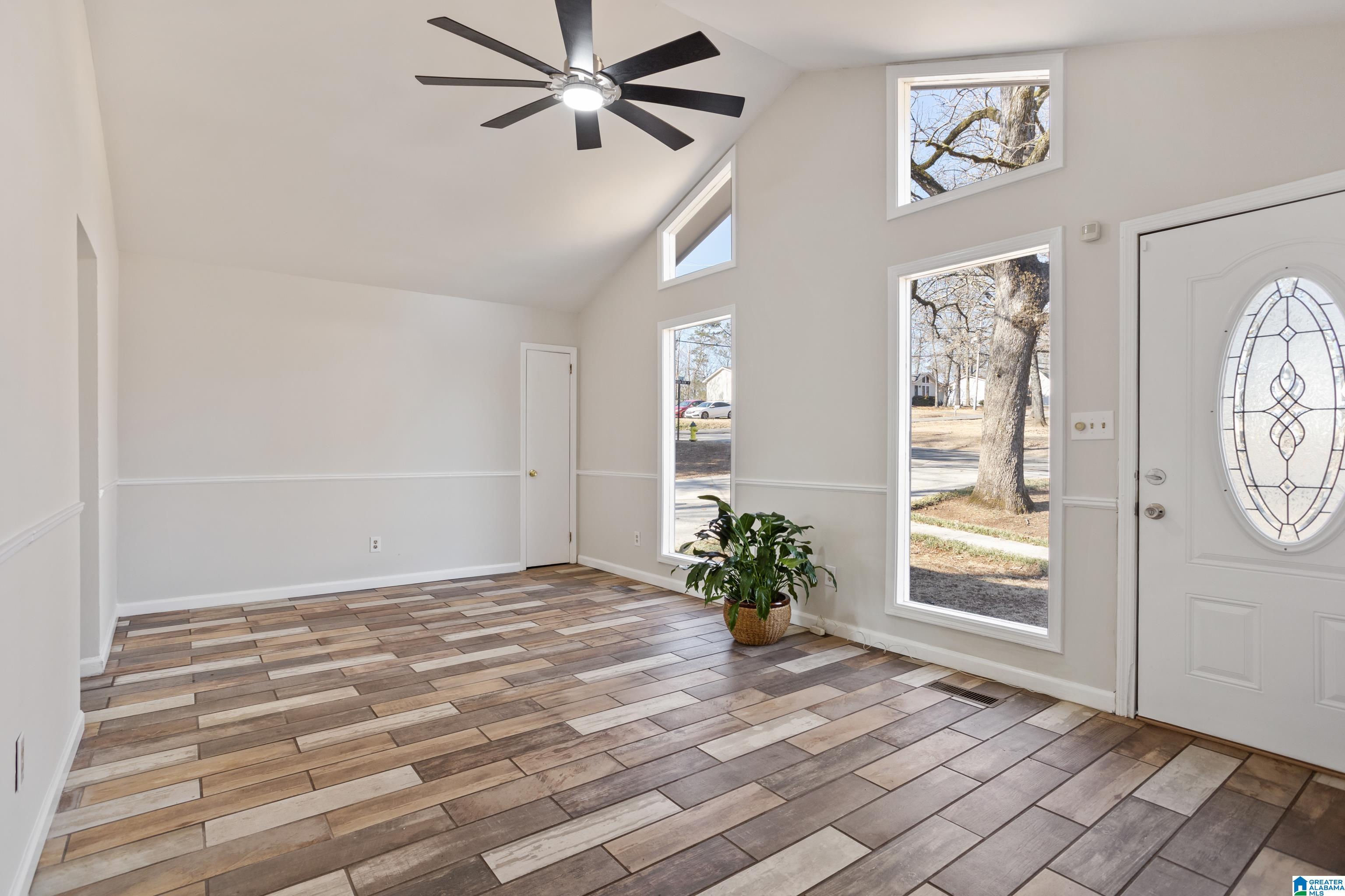 5901 Creekwood Road Birmingham, AL 35210 - Photo 3 of 41