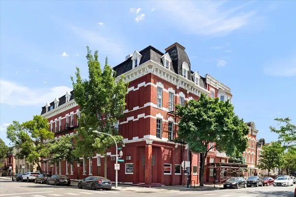 $2,150,000 | 1901 South Loomis Street, Chicago, IL 60608
