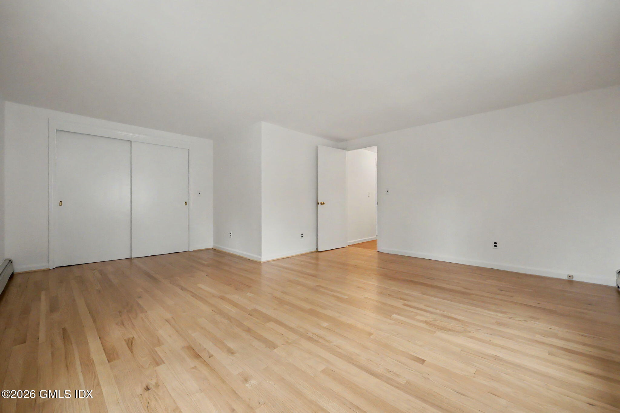 31 Hassake Road Old Greenwich, CT 06870 - Photo 15 of 21 Spacious primary bedroom
