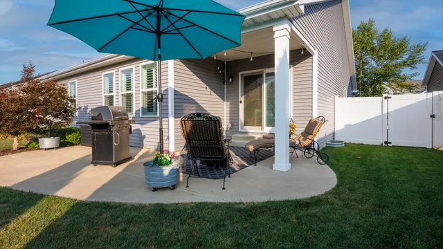 $430,000 | 1210 Willow Creek Drive, Bloomington, IL 61705