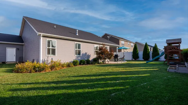 $430,000 | 1210 Willow Creek Drive, Bloomington, IL 61705