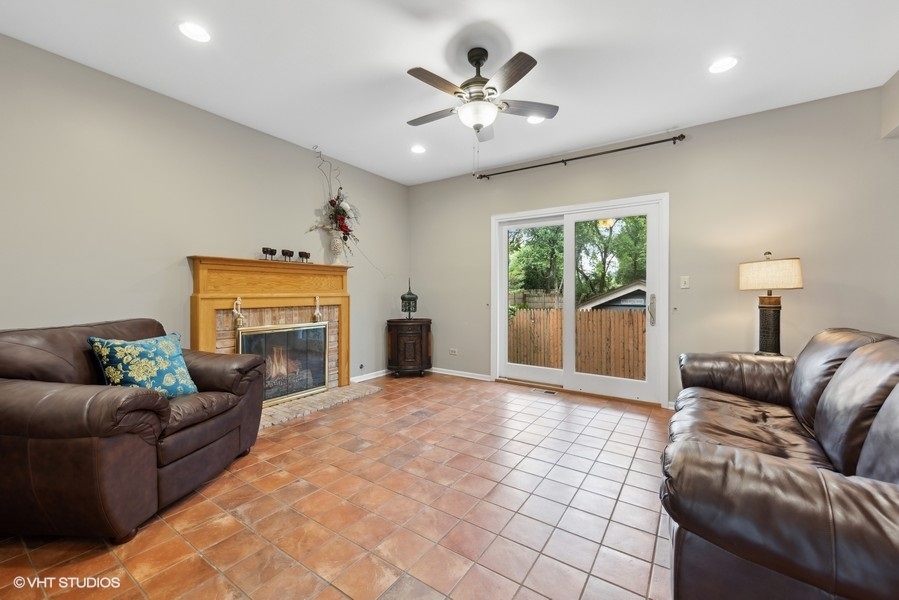 920 South County Line Road Hinsdale, IL 60521 - Photo 11 of 28