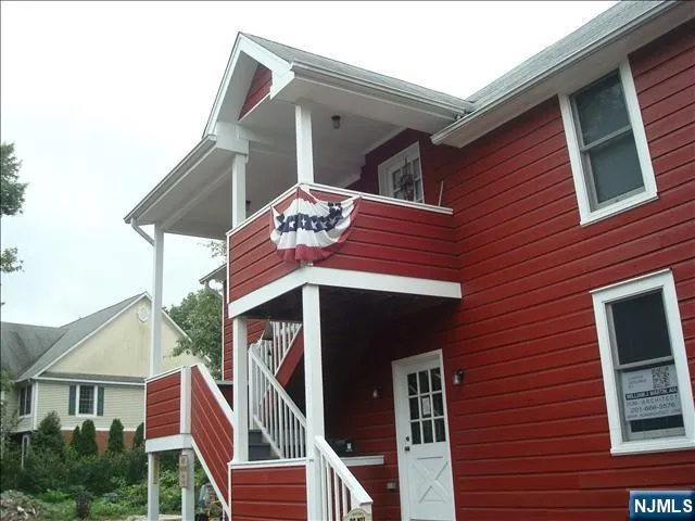 $2,400 | 25 Boulevard, Unit 2, Westwood, NJ 07675