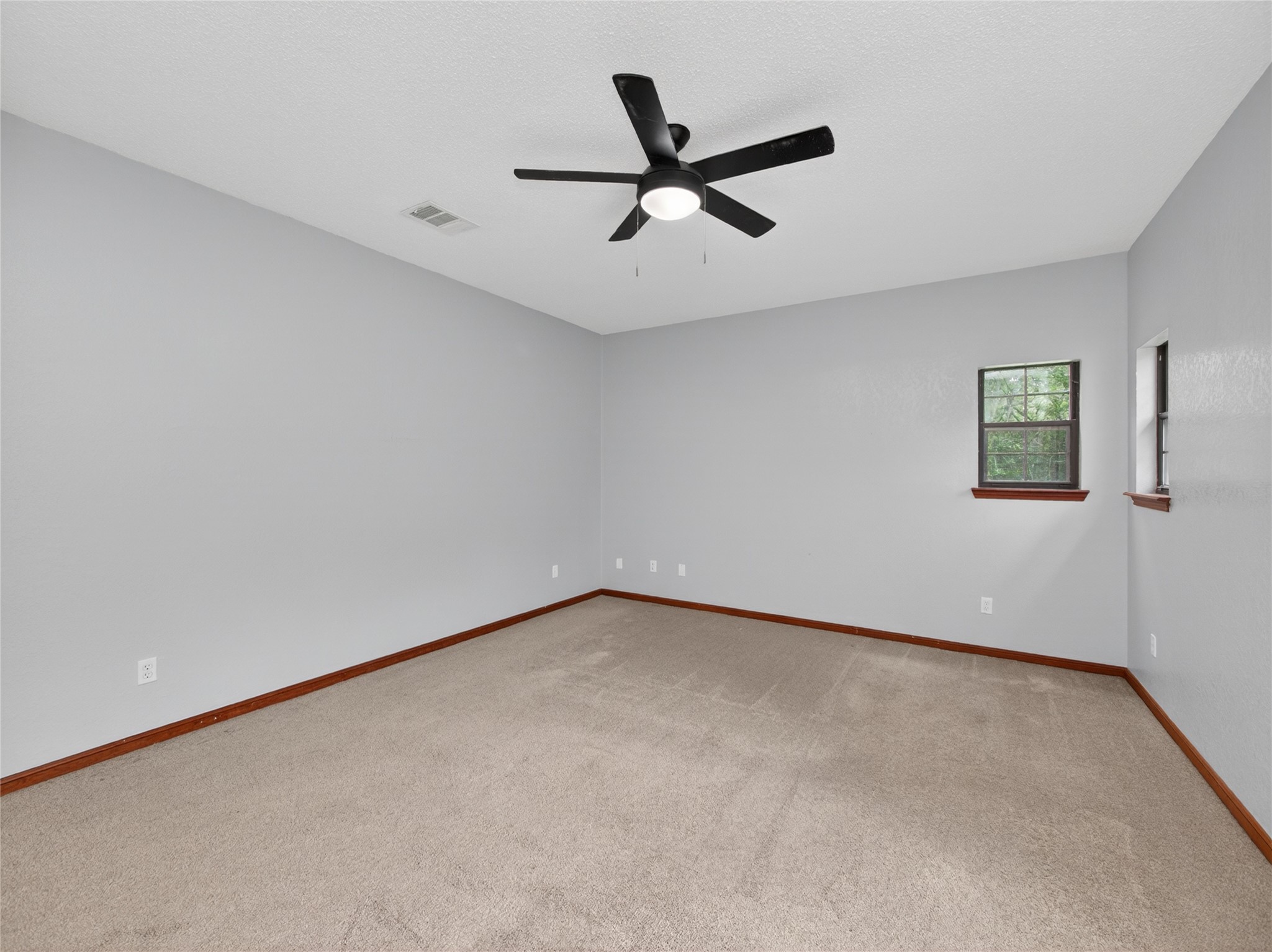 222 Pr 2005 Lockhart, TX 78644 - Photo 13 of 39