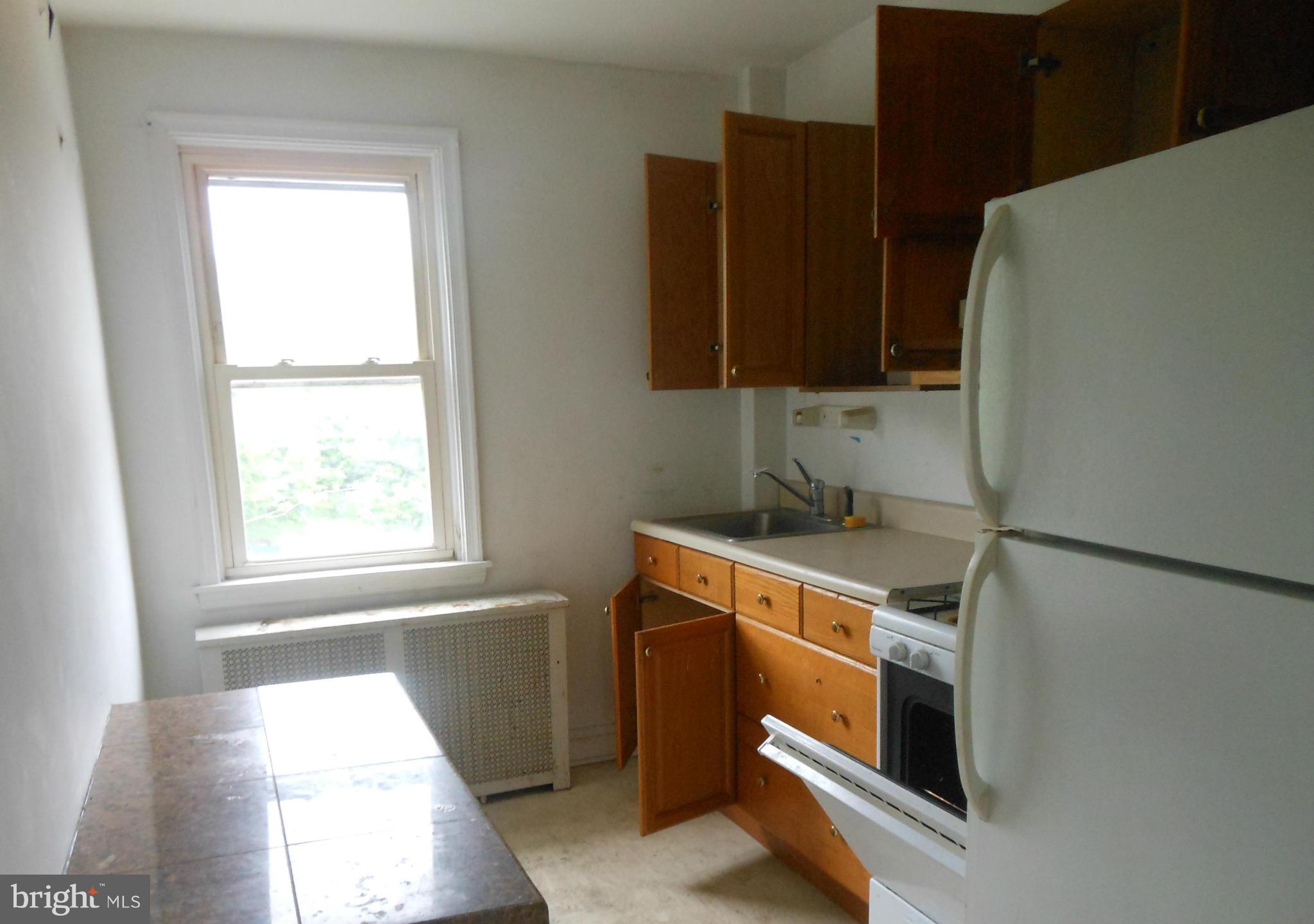4000 Century Road Baltimore, MD 21206 - Photo 7 of 13 Kitchen