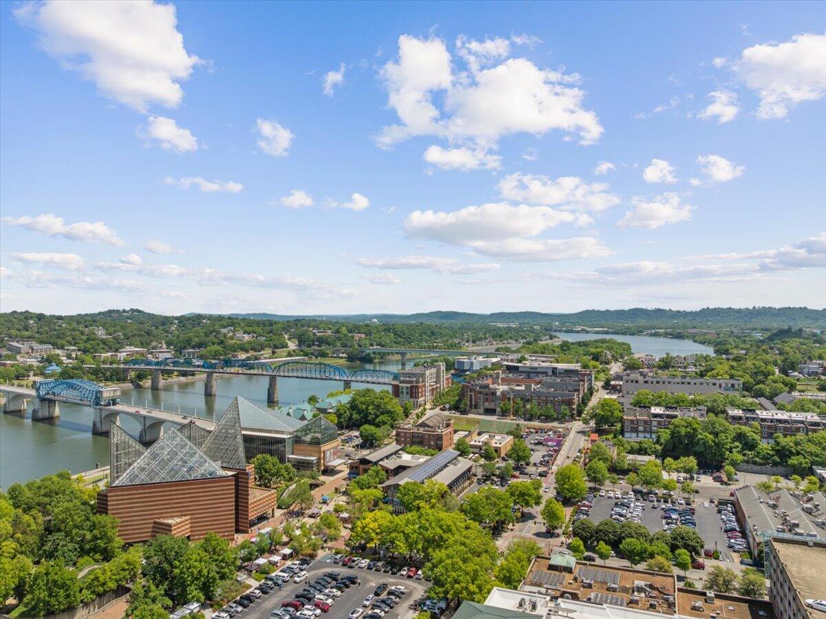 129 Walnut Street, Unit 125 Chattanooga, TN 37403 - Photo 45 of 59 45-DJI_20260506235211_0556_D