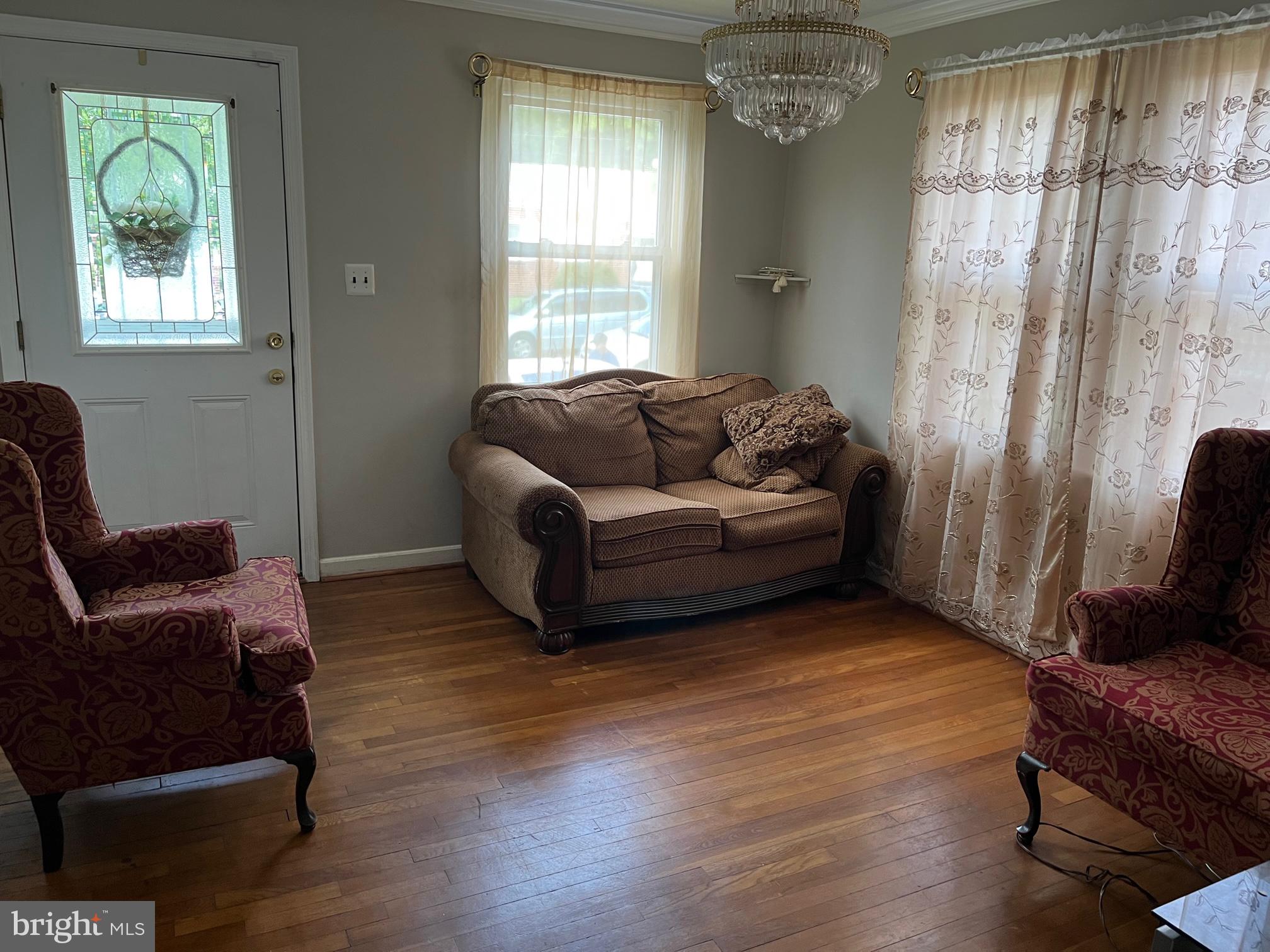 5017 Nantucket Road College Park, MD 20740 - Photo 8 of 10 Living Room