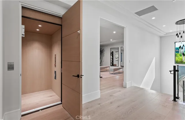 $21,995,000 | 76 Hillcrest Lane, Newport Beach, CA 92660