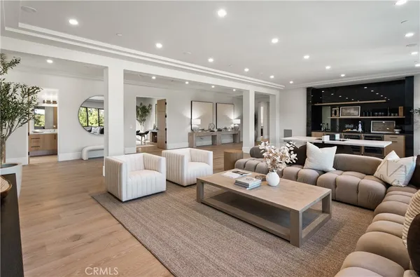 $21,995,000 | 76 Hillcrest Lane, Newport Beach, CA 92660