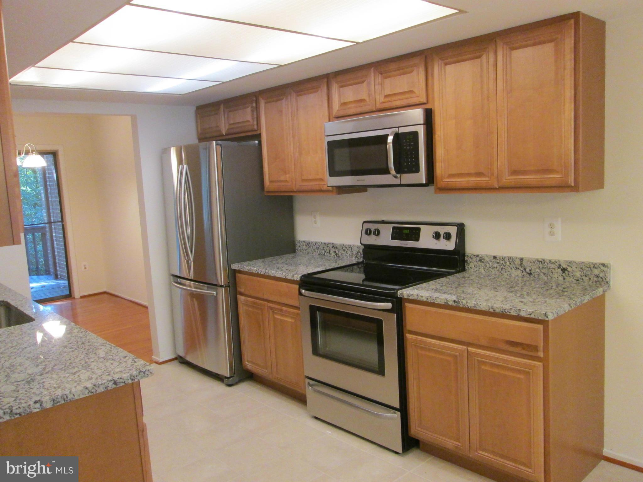 2107 Glencourse Lane Reston, VA 20191 - Photo 2 of 21 Kitchen