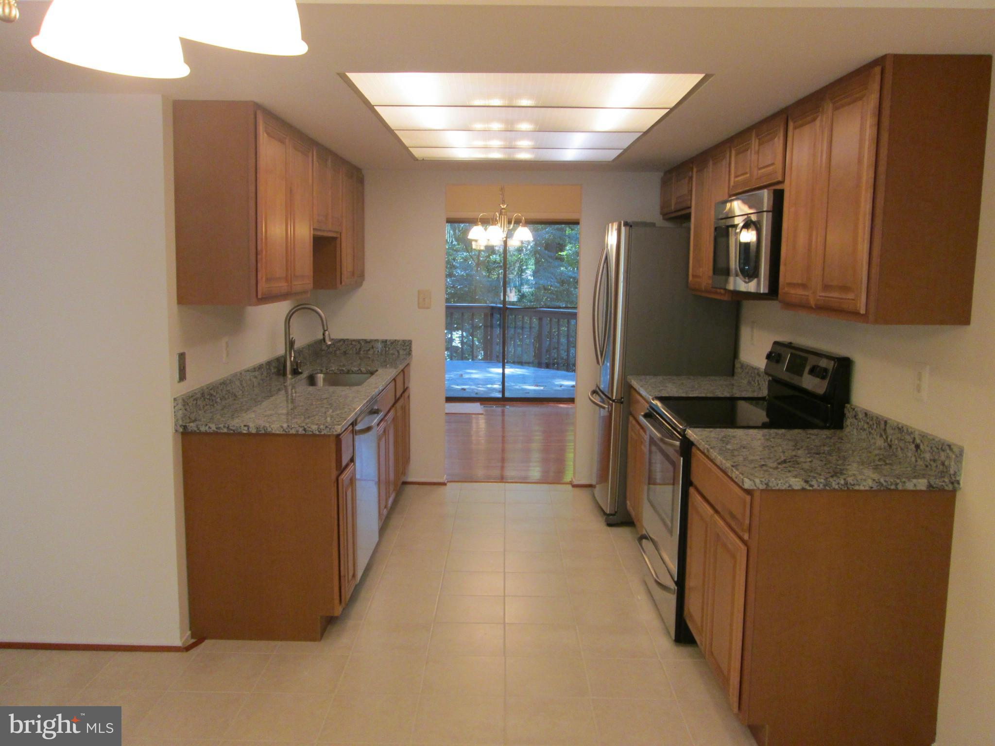 2107 Glencourse Lane Reston, VA 20191 - Photo 4 of 21 Kitchen