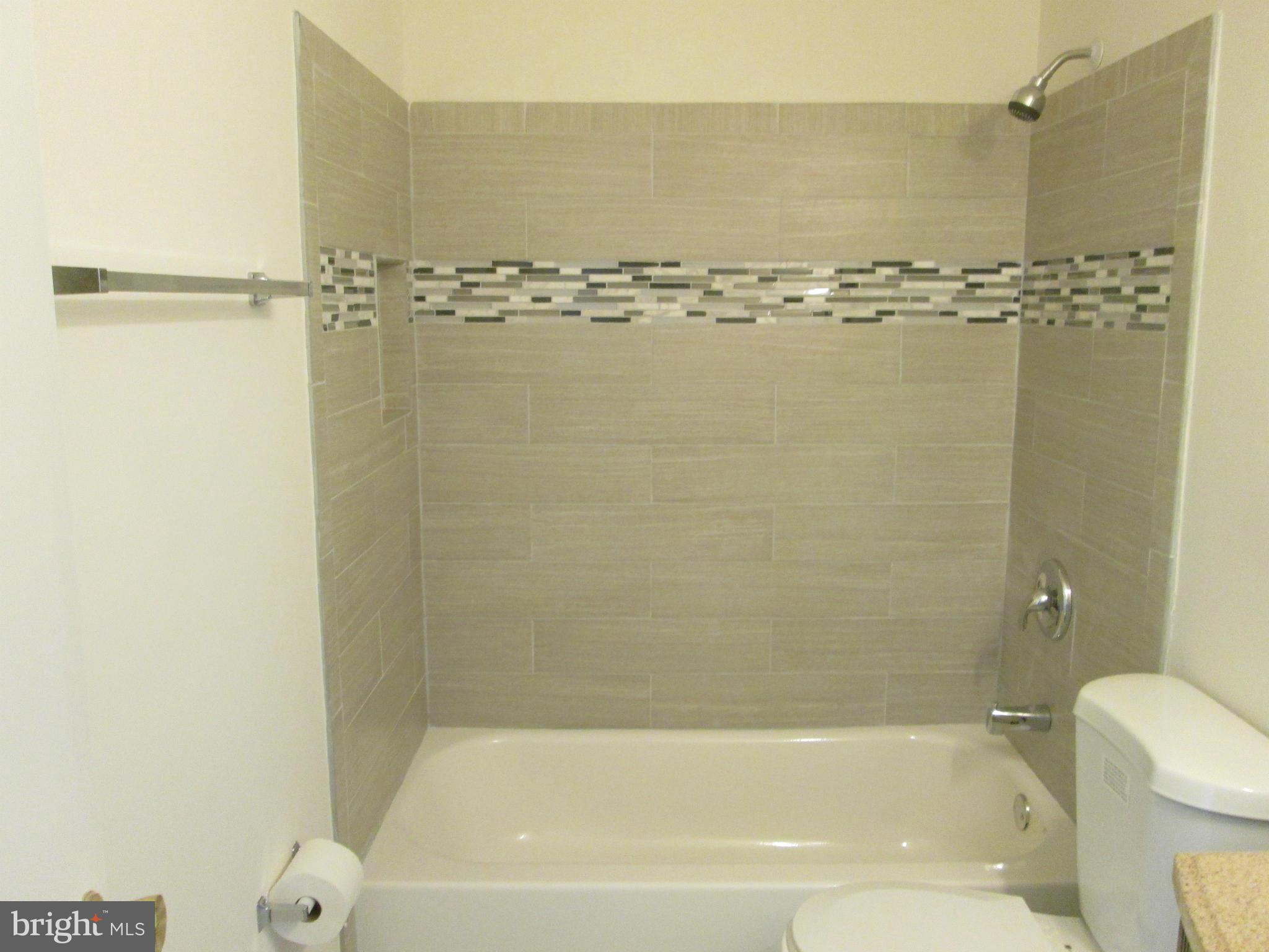 2107 Glencourse Lane Reston, VA 20191 - Photo 9 of 21 Bath (Master)