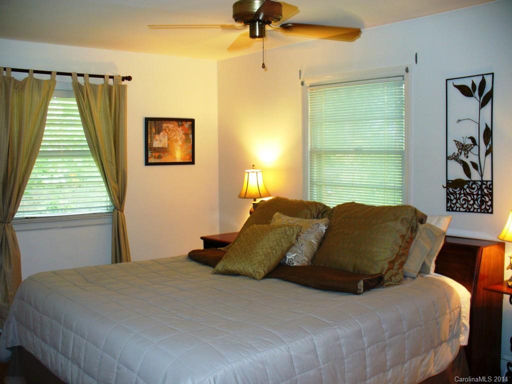 427 Boyce Road Charlotte, NC 28211 - Photo 11 of 24 Gallery Image 11