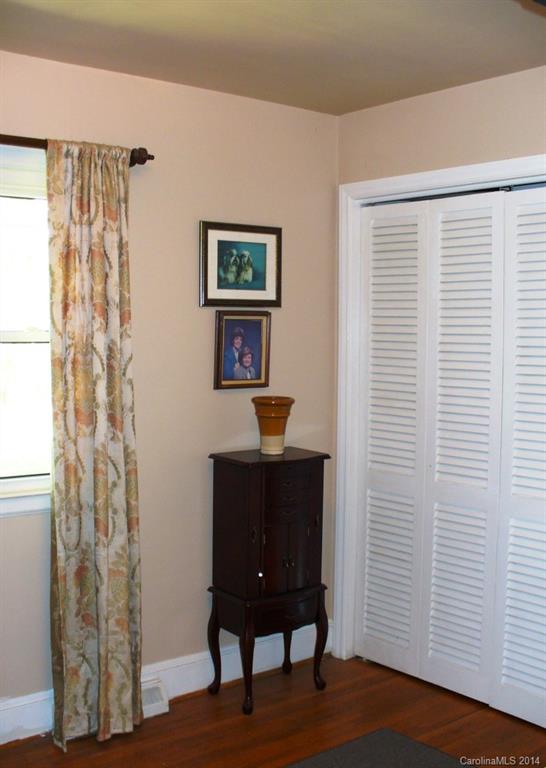 427 Boyce Road Charlotte, NC 28211 - Photo 14 of 24 Gallery Image 14